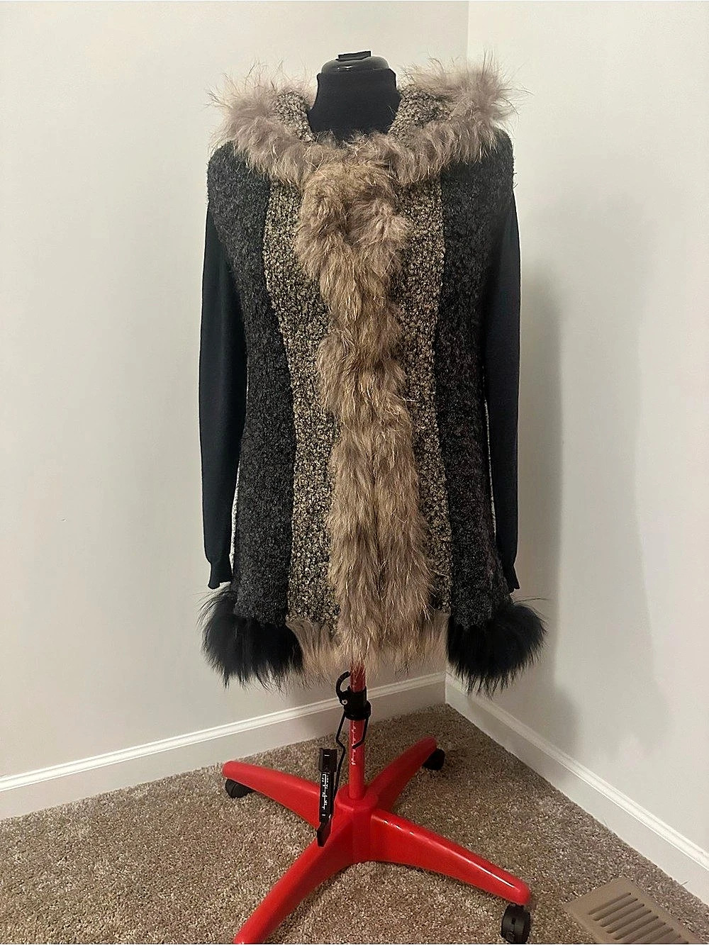 NK Collection Fur Trim Vest in Black & Brown Size Large Like New